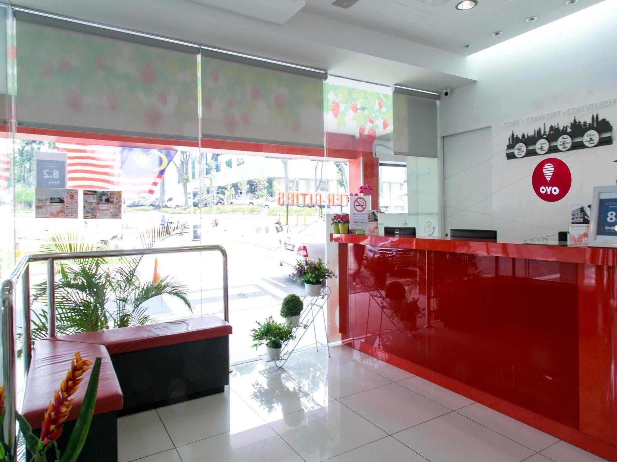 Hotel Strawberry Fields Petaling Jaya Exterior foto